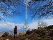 58 L'alta croce (20 m) del Monte Zucco 